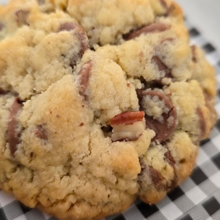 BAK Choc Chip Pecan Cookie